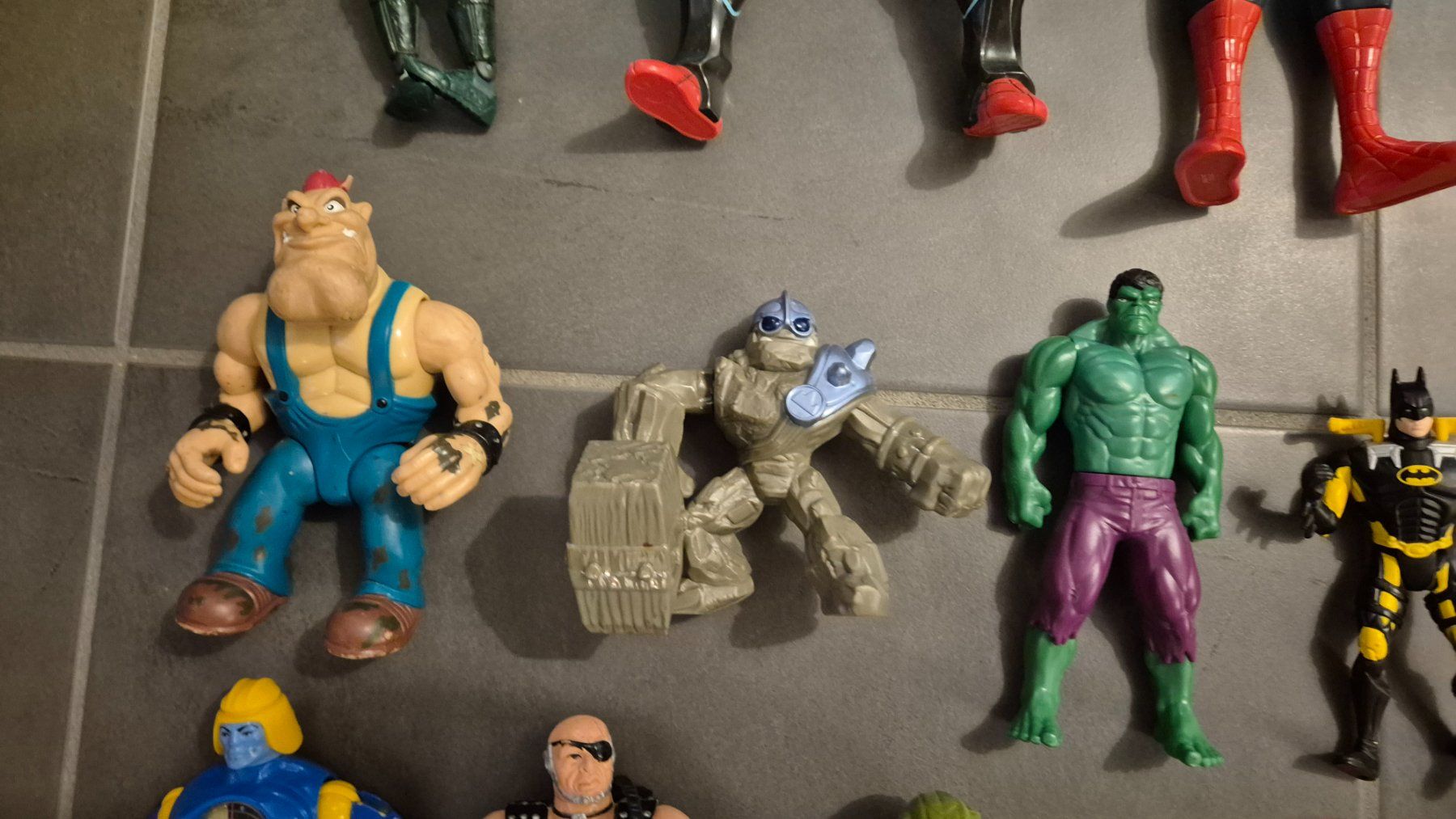 Giocattoli: 16 figurines, Marvel, Comics, Maître de l'univers, etc – Usato da Daillens venduto da zaporogue 4