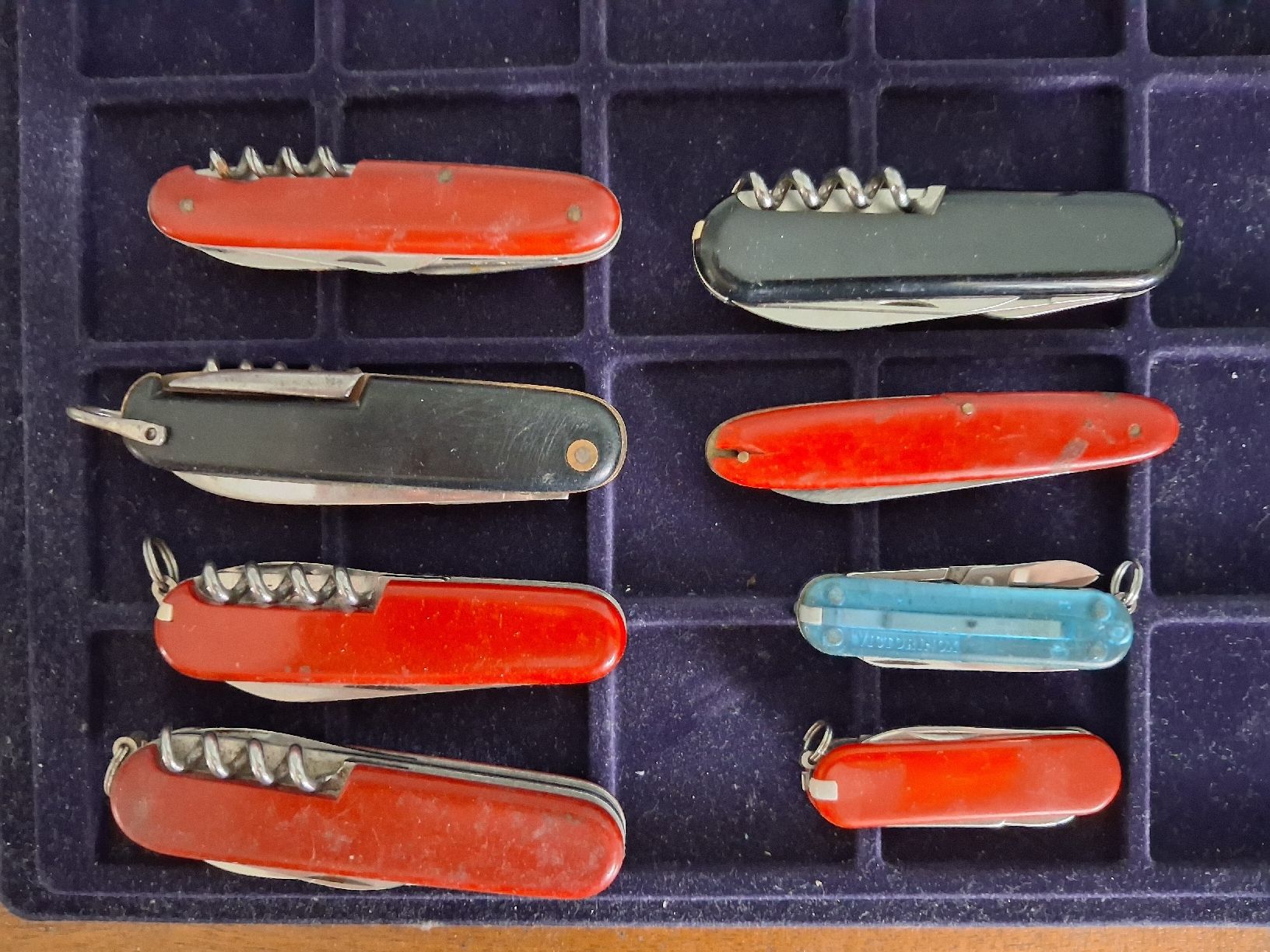 Couteaux militaires: Taschenmesser Konvolut 8 Stk. – D'occasion à Gerlafingen par Ultramarathon 1