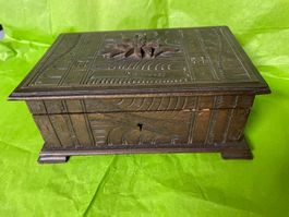 Brienzer Schnitzerei Schatulle Holz