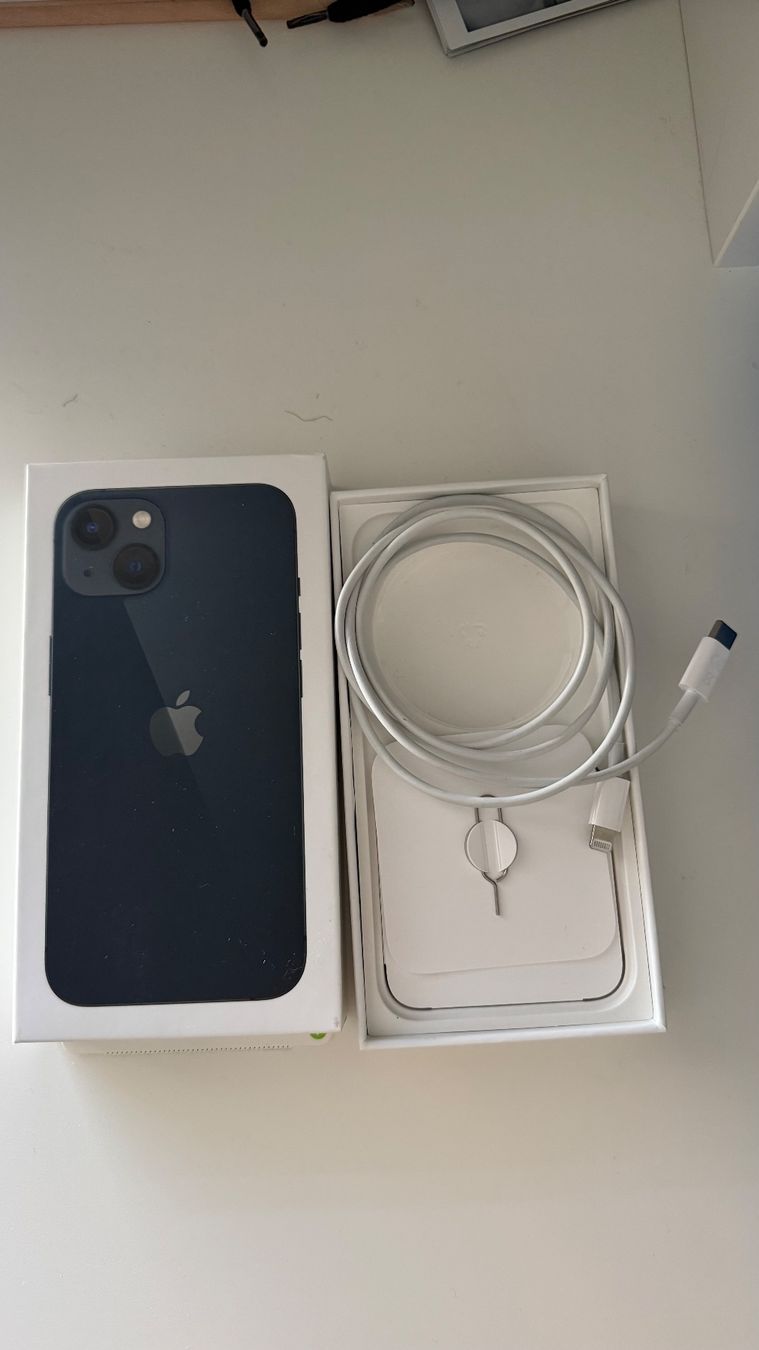 Apple Telefoni cellulari / Smartphones: iPhone 13 noir, 128GB – Usato da La Neuveville venduto da ism_8qnt 7