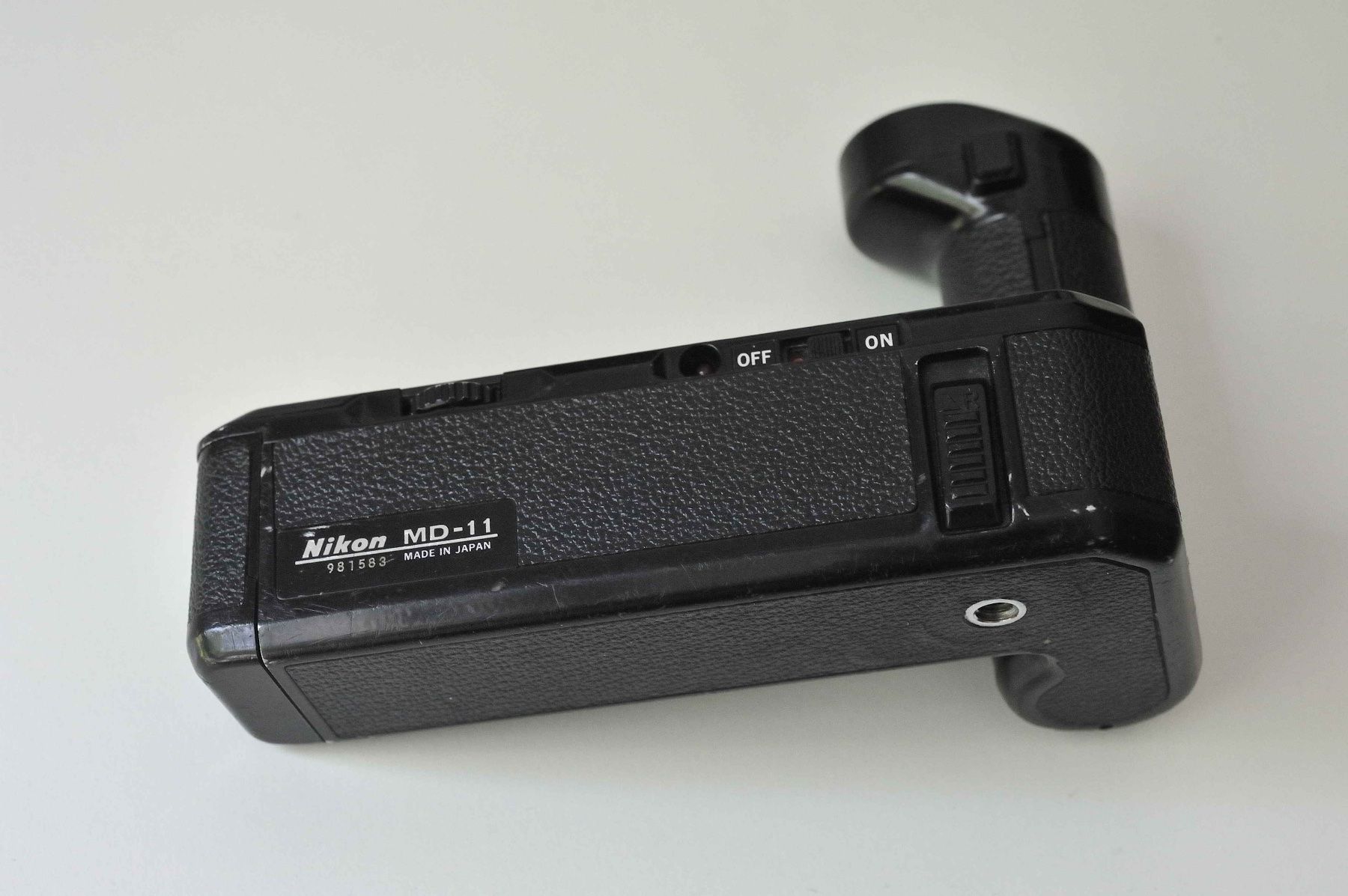 Nikon Fotocamera: Nikon Winder / Motor MD 11 – Usato da Schwerzenbach venduto da floridan 3