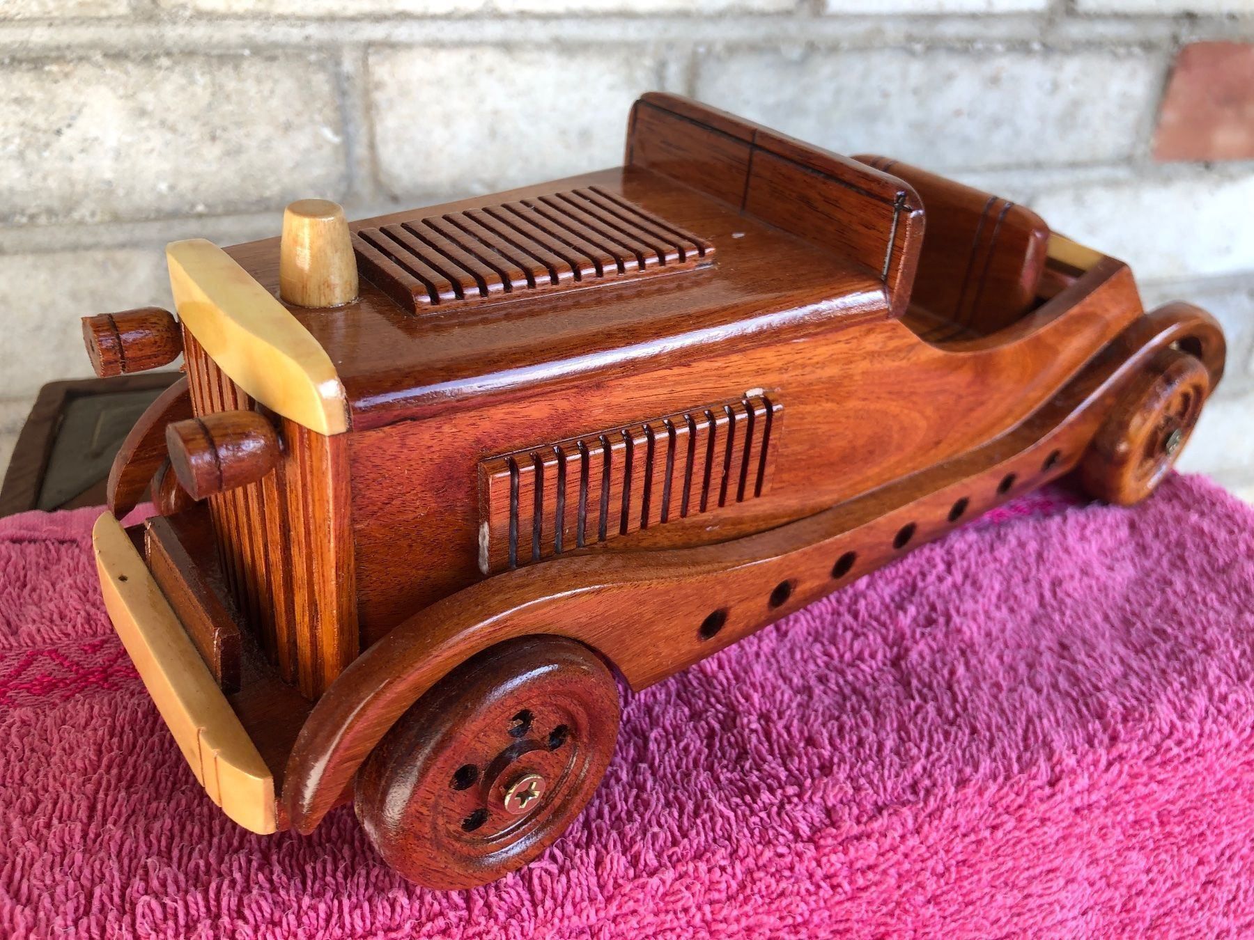 Kit di modellismo & Modellini statici: Cabrio holz auto Oldtimer roadster – Usato da Reinach AG venduto da rares75