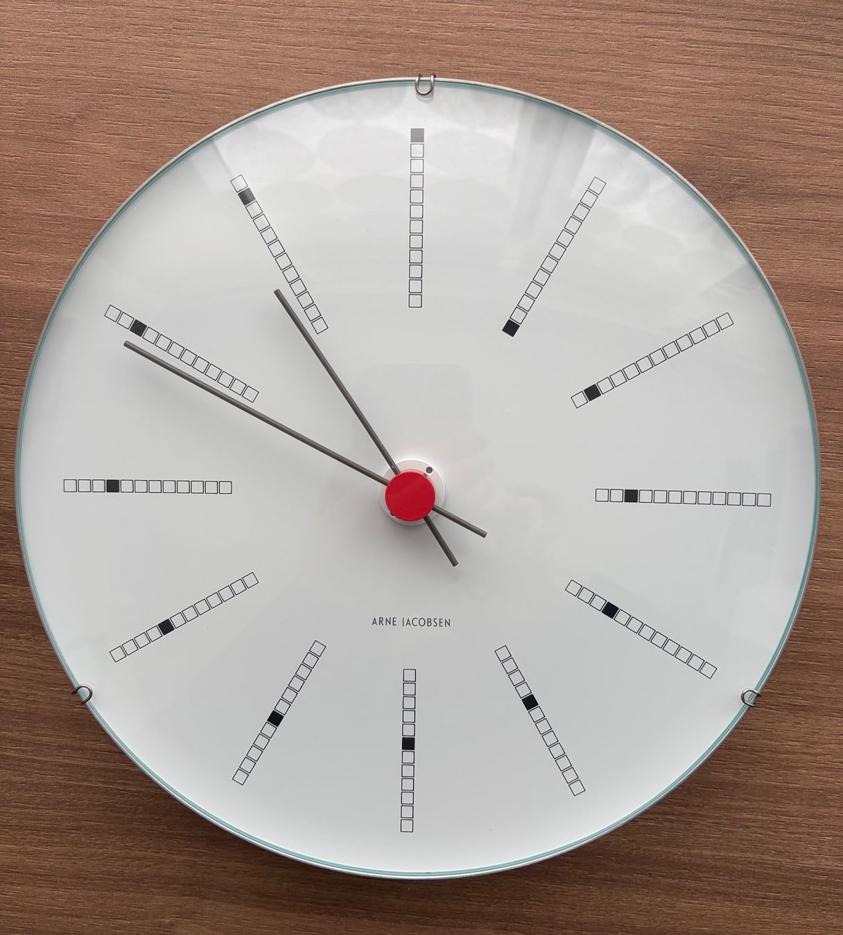 Arne Jacobsen Watches Uhren: Design Wand-Uhr Arne Jacobsen – Neu und originalverpackt aus Meilen von Sura18