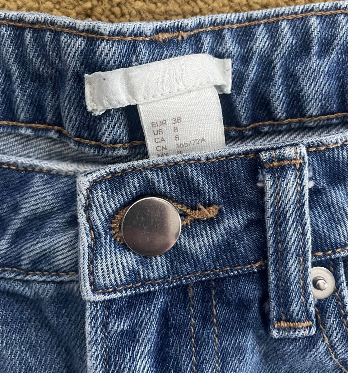 H&M Jeans: Shorts di jeans H&M, taglia 38 - perfetti per l'estate! – Gebraucht aus Chiasso von vik_pd2h 1