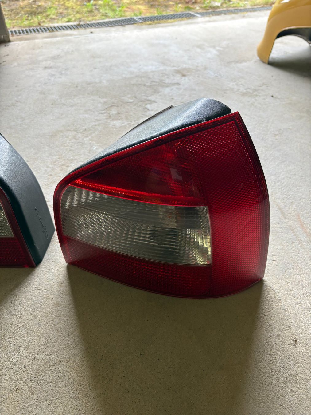 Audi Tutti pezzi di ricambio auto: Audi A3/S3 8L Facelift Rückleuchten – Usato da Madiswil venduto da Ivan1706 2