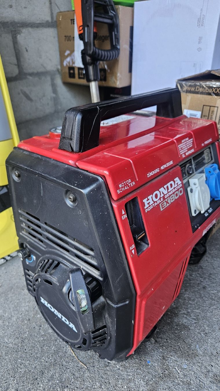 Honda Generatori di corrente: HONDA Portable Generator EX800 Red  – Difettoso da Sachseln venduto da laz_65cg 1