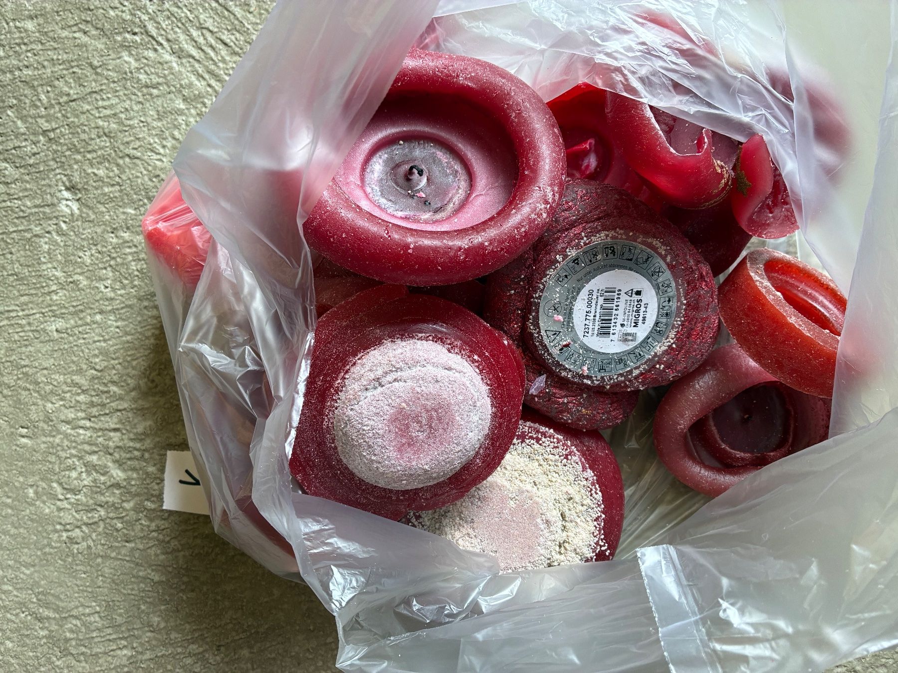 Candele: Kerzenwachs Reste, rot ca .2 Kg – Usato da Zäziwil venduto da lolek01 1
