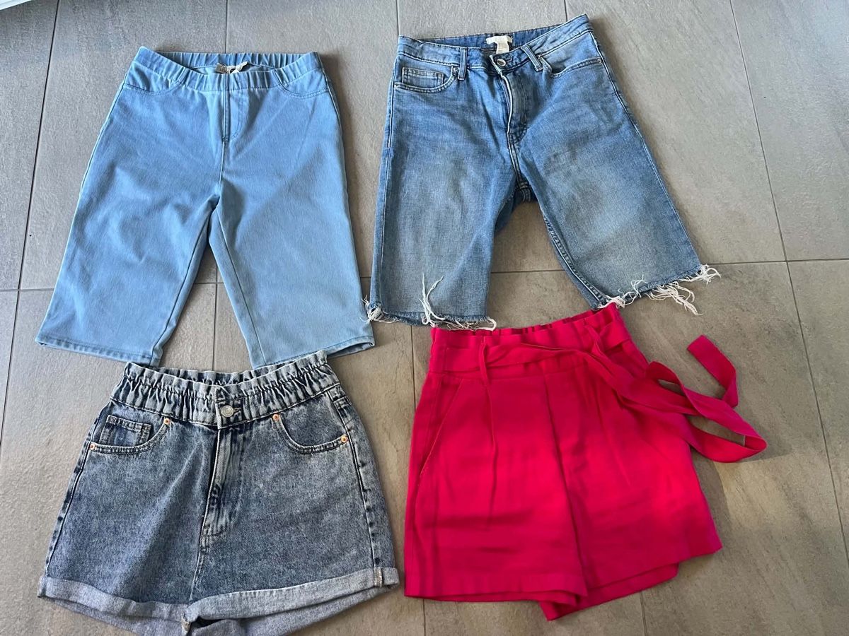 Lots de vêtements: 4 Shorts S – D'occasion à Minusio par liam04