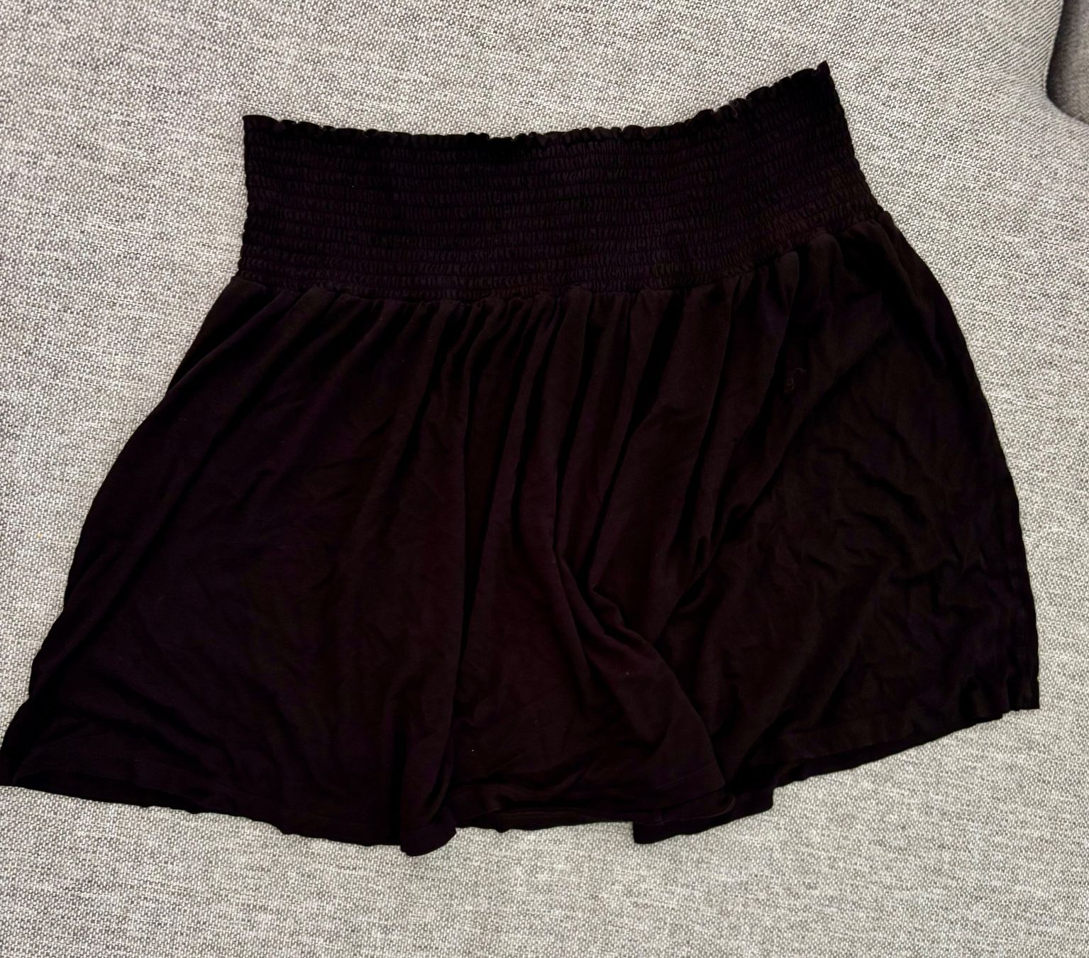 H&M Gonne: Schwarzer Sommerrock von H&M Gr. L – Usato da Bülach venduto da bjoernbenny