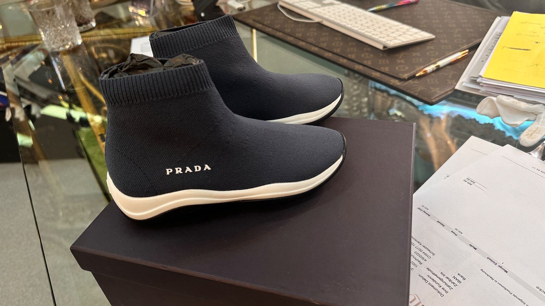 Prada Scarpe da uomo: Prada Kinder Schuhe – Nuovo e nell'imballaggio originale da Lachen SZ venduto da HelvetiaLuxury