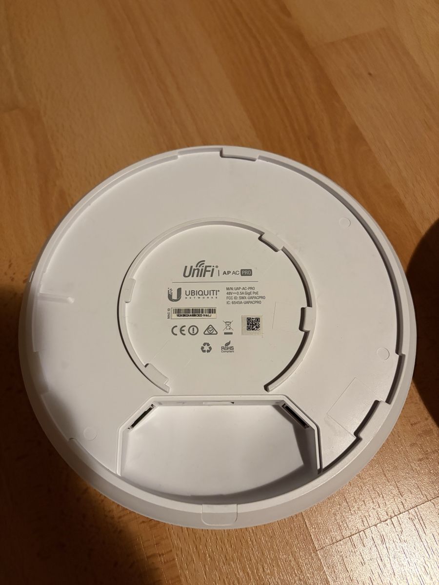 Ubiquiti Wlan: UniFi Ubiquiti AP AC Pro, 2x – Gebraucht aus sorens von Adr_z78t 1