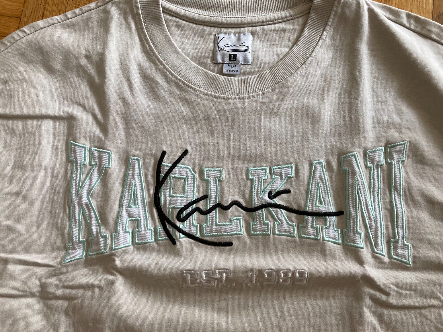T-shirt: Karl Kani T-Shirt beige – Usato da Obfelden venduto da miau68 1