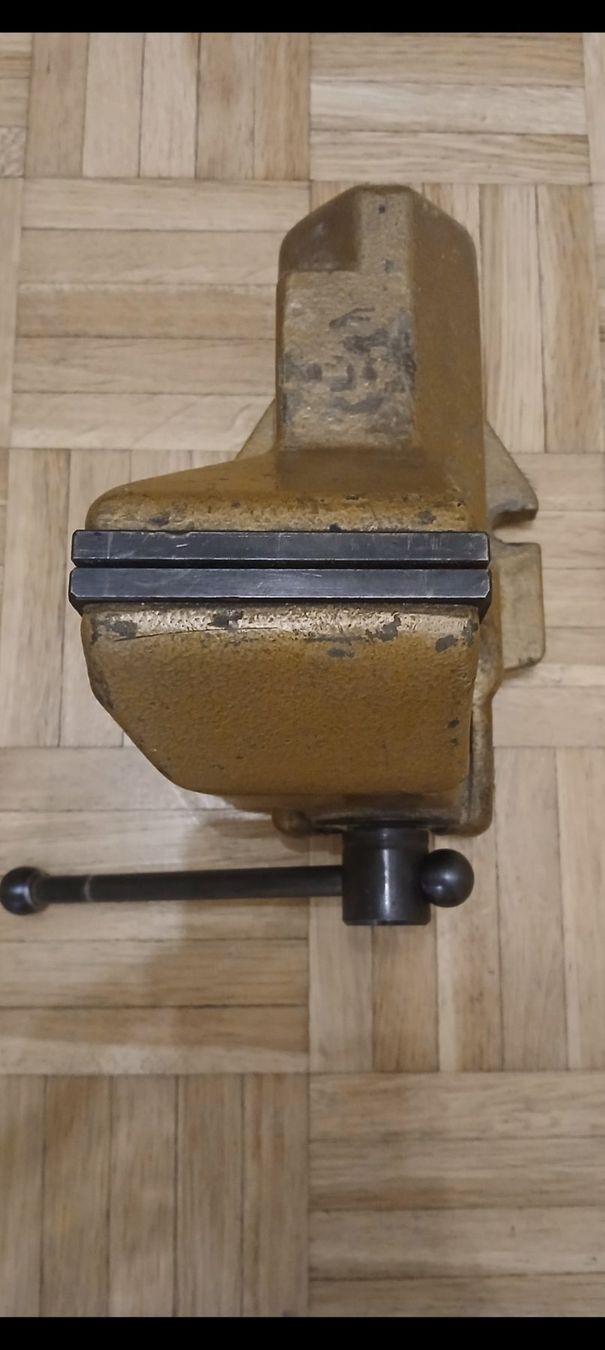 Gressel Tutti gli attrezzi: Gressel AX100 Schraubstock robust & zuverlässig – Usato da Laufen venduto da Abecd