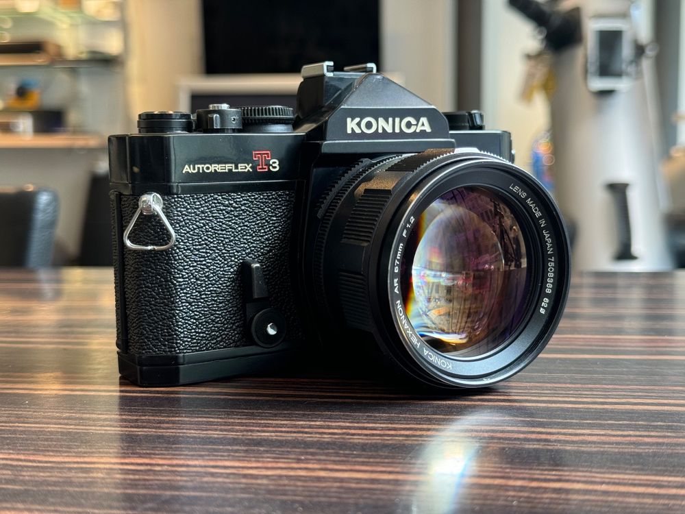 Konica Appareil photo: Konica Autoreflex T3 mit Hexanon AR 57mm 1.2 – D'occasion à Zürich par KochphotoAG