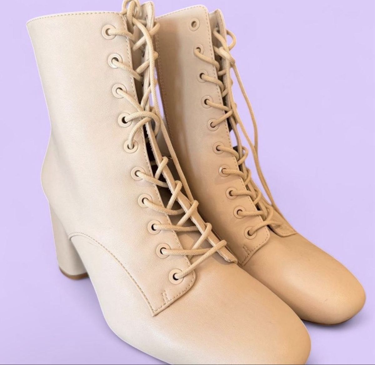Stradivarius Scarpe da donna: Beige Schnürstiefel von Stradivarius – Usato da Lenzburg venduto da Vani1313