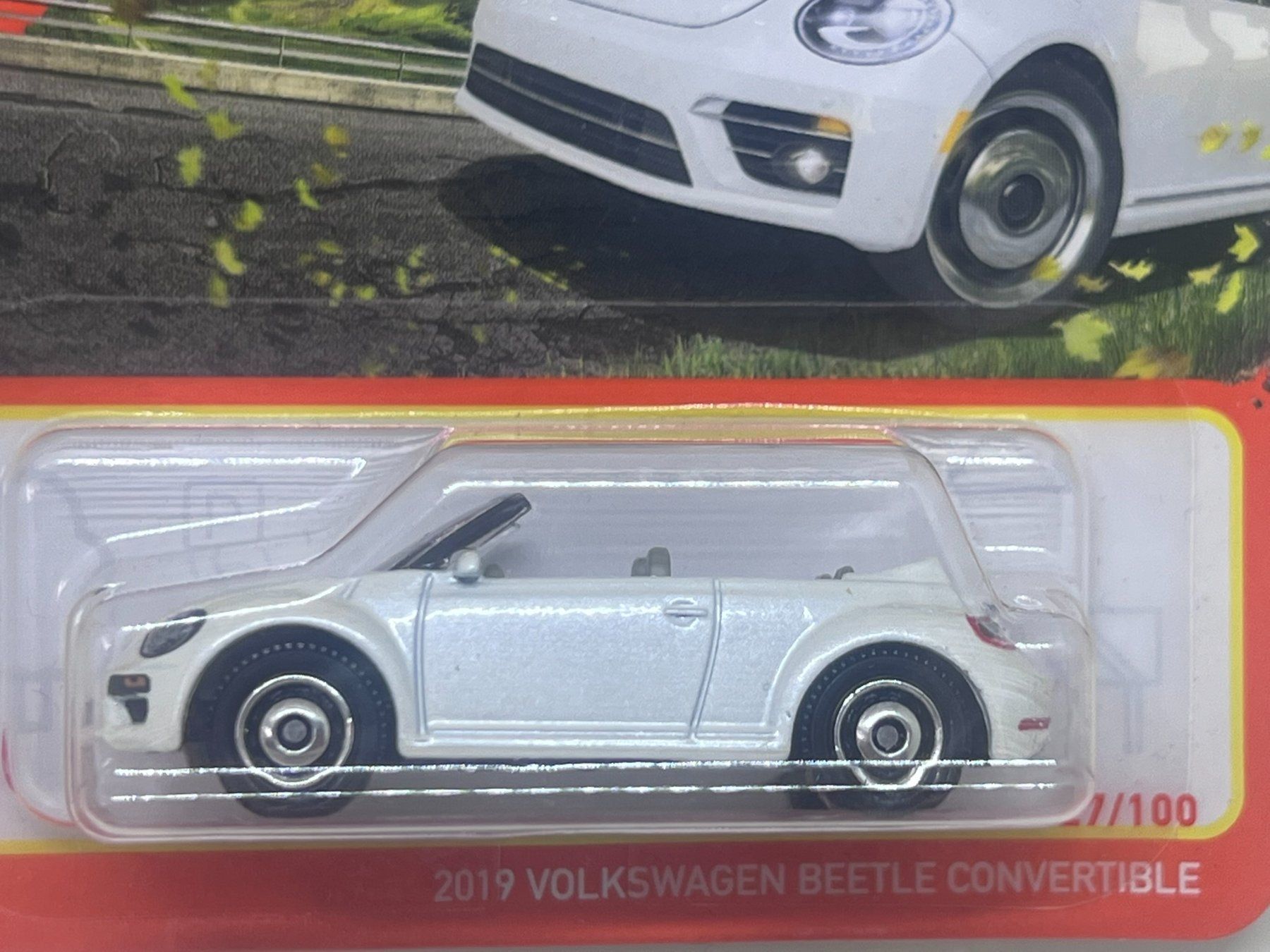 Matchbox Modellini d'auto: Matchbox 2019 VW Beetle Convertible – Nuovo e nell'imballaggio originale da Wildegg venduto da LaaBoutique 1