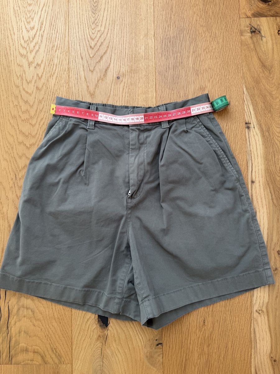 Gap Pantaloni: GAP Shorts Khaki Grösse 34 – Usato da Luzern venduto da kos_d7lh 1