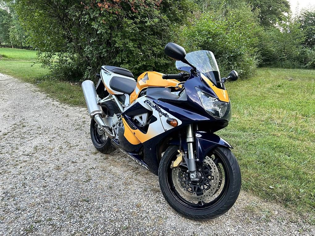 Strada: CBR900RR Fireblade – Usato da Bevaix venduto da fre_m7wc 1