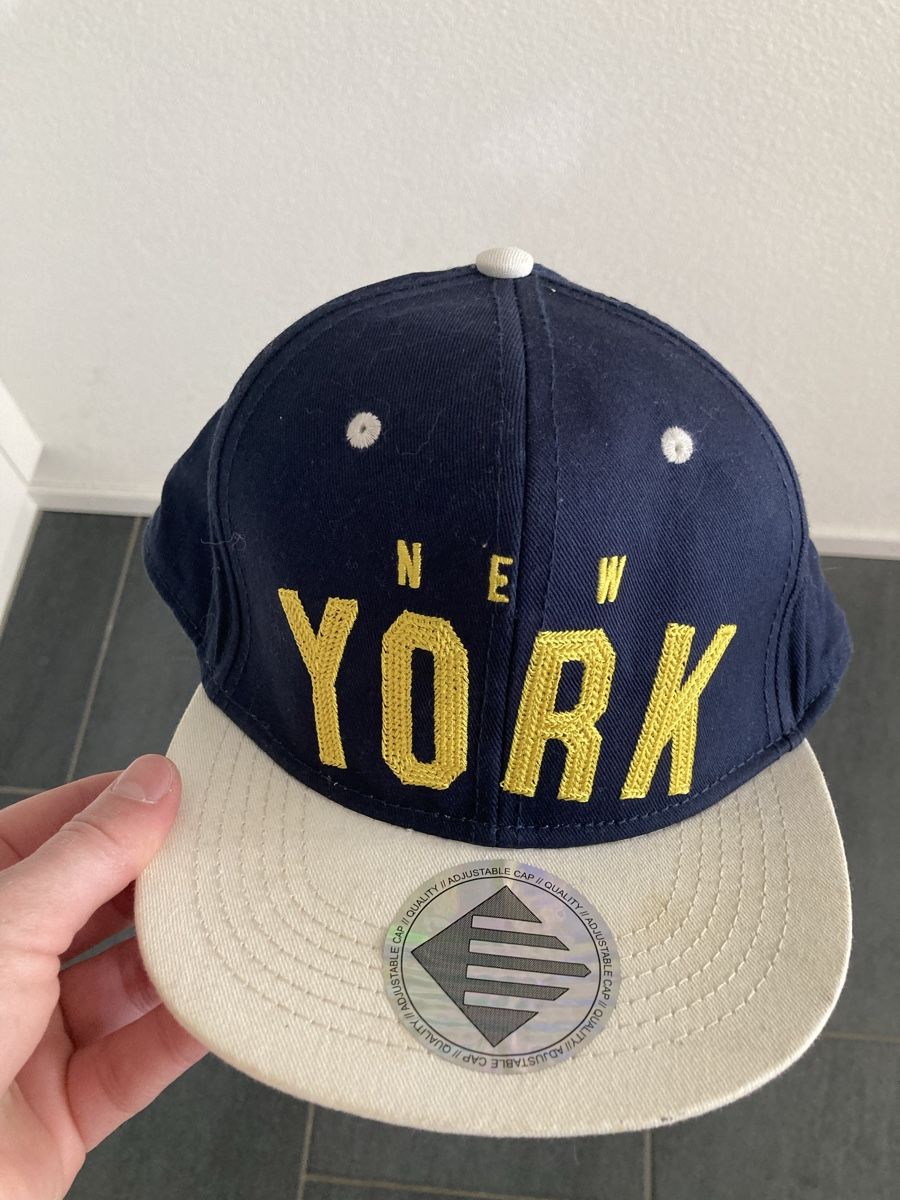 H&M Altro abbigliamento per bambino: New York Cap – Usato da Andelfingen venduto da Elareb