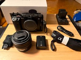 Sony ZV-E1 + FE 28-60mm + Cage SmallRig + acc. – État neuf