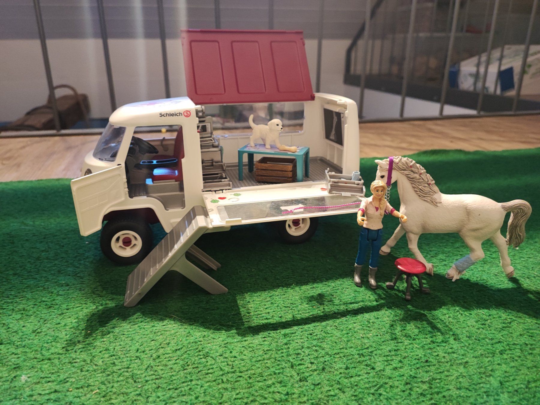 Schleich Giocattoli: Schleich Tierambulanz – Usato da Beinwil am See venduto da stephanielarsen
