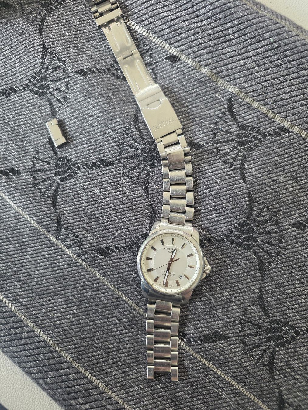 Certina Montres: Certina Automatik Uhr mit Box  – Défectueux à Spreitenbach par Je_3011 1