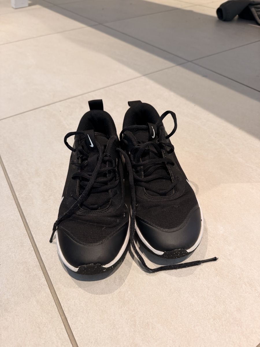 Herrenschuhe: Chaussures Nike noir blanc – Gebraucht aus Bellevue von dol_dfm2 1
