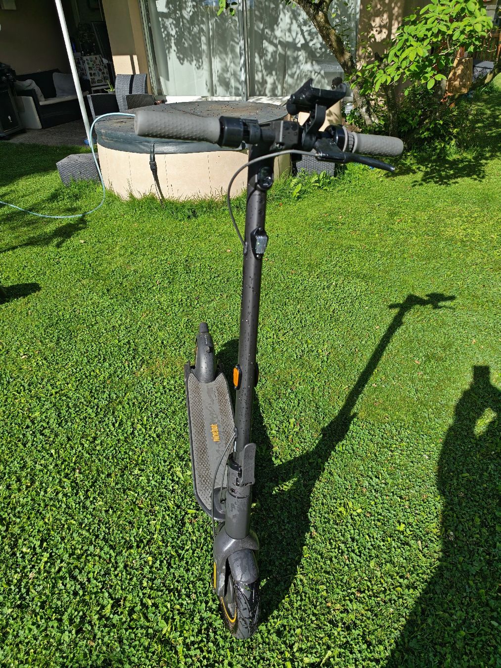 Segway Kickboard: Segway Ninebot Scooter – Usato da Bern venduto da Gloeis