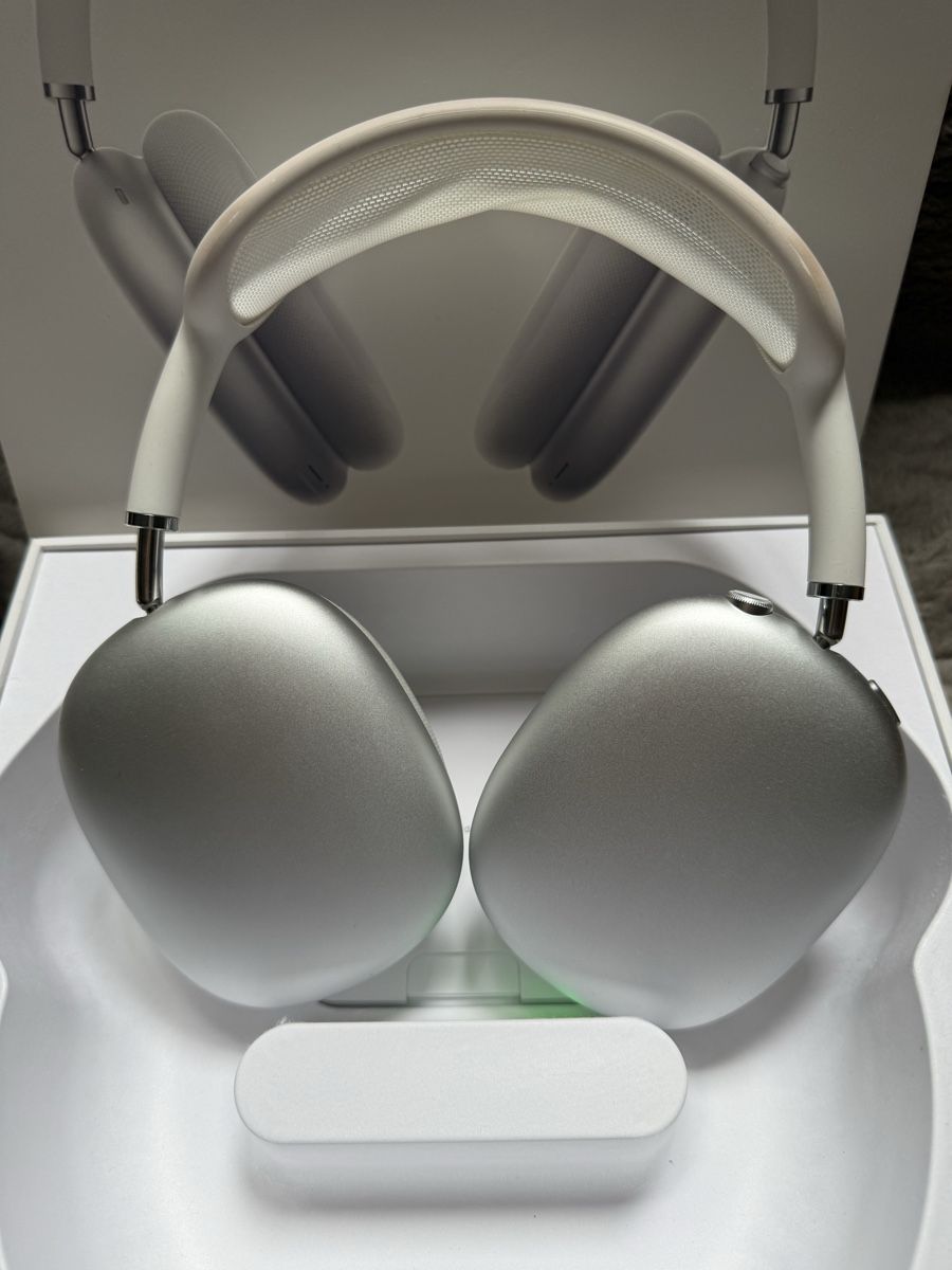 Apple Cuffie: Apple AirPods Max Headphones Silver – Usato da Bern venduto da mas_nb2c