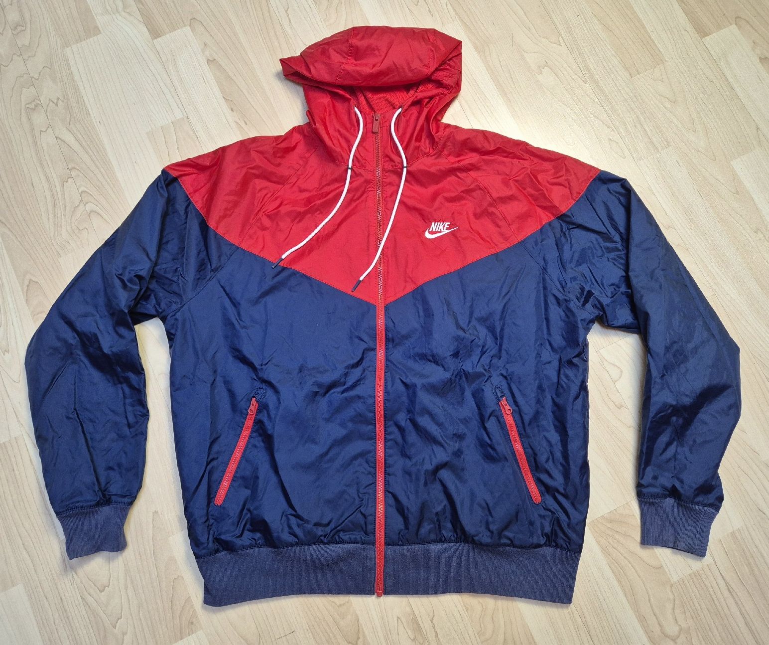 Nike Giacche: Rare Nike Windrunner Grösse M – Nuovo (secondo la descrizione) da St. Gallen venduto da CaliSunshine