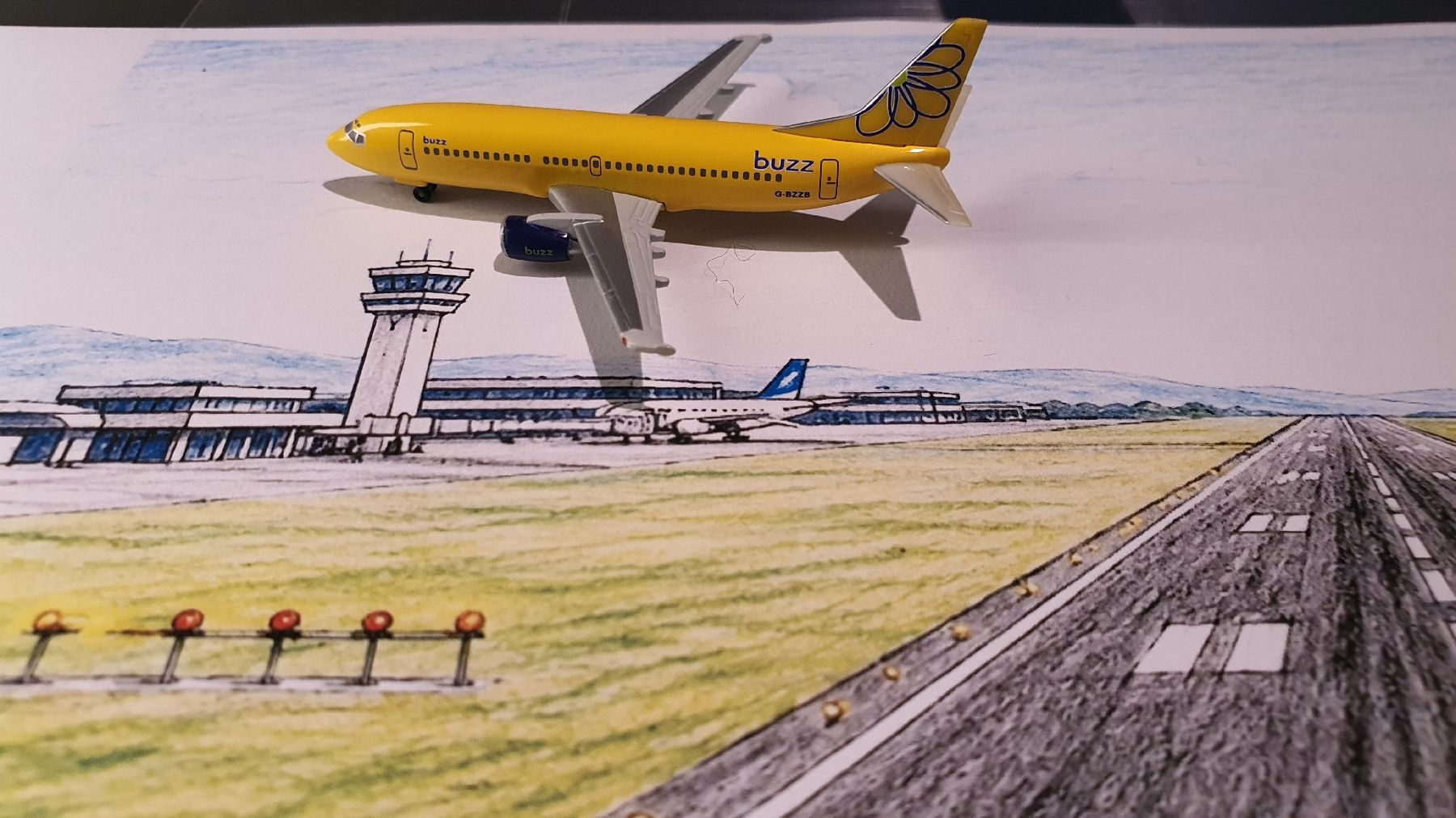 Herpa Kit di modellismo & Modellini statici: HERPA BOEING 737-300 BUZZ 1:500 – Usato da Männedorf venduto da Modellbau-wyss 1