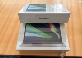 MacBook Pro 13" M1 mit 8GB Ram und 256GB SSD Harddisc. NEU!