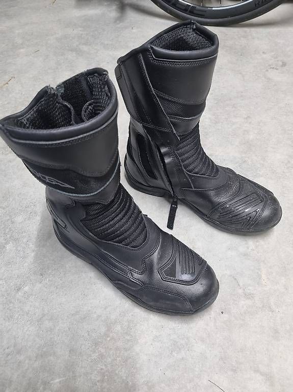 Scarpe da uomo: Motorradstiefel Richa Grösse 42 – Usato da Biberist venduto da MrCoffeetime