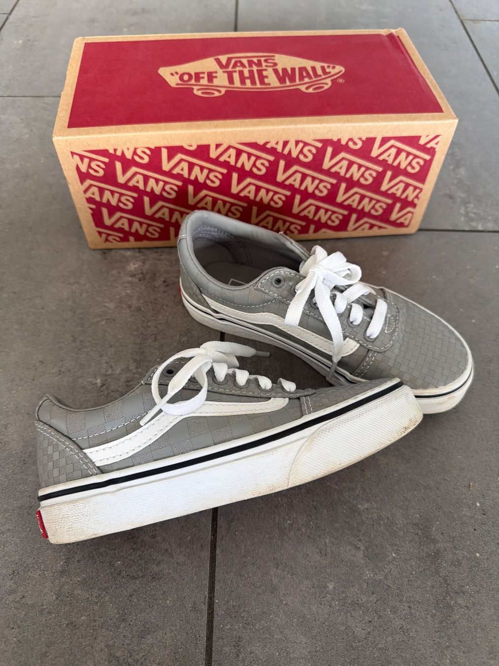 Vans Chaussures hommes: Vans Sneakers Ward, wie neu!! – Neuf (Voir description) à Steffisburg par elle013 2