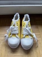 Baskets femme jaune et blanc taille à préciser état neuf