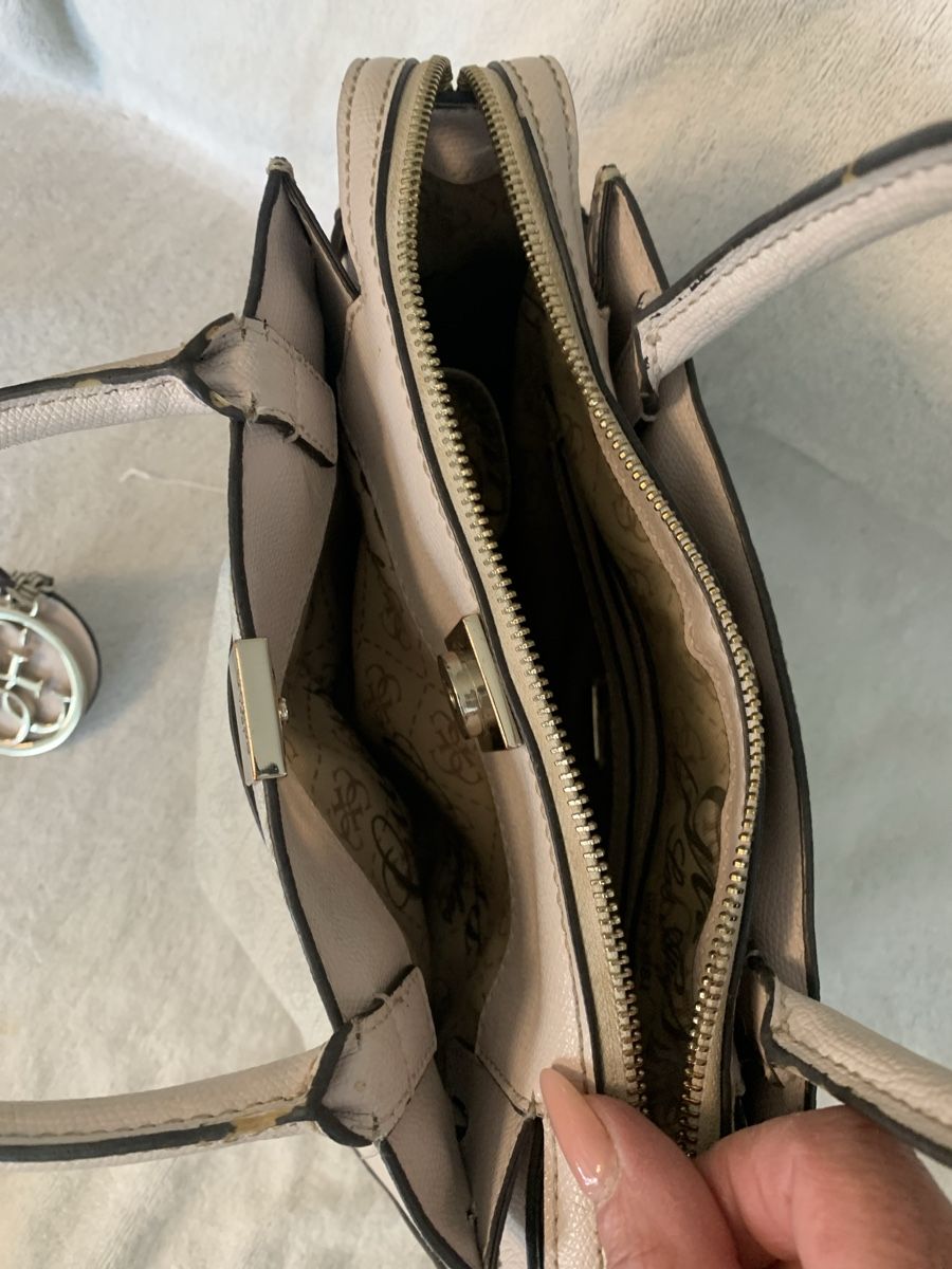 Guess Borse da donna: Guess Handtasche – Usato da Bergdietikon venduto da zor_856j 4