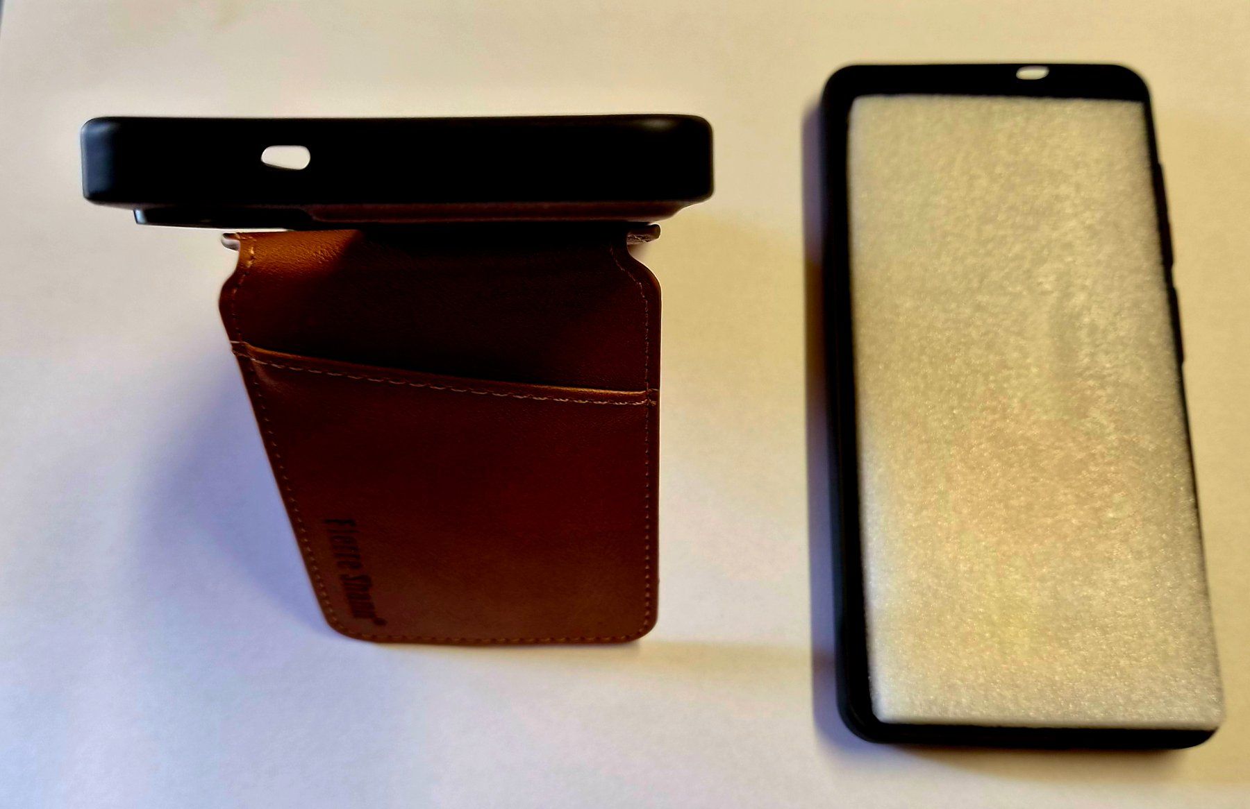 Samsung Covers & Schutzfolien: 2 Samsung S 26 Handyhülle mit Kartenhalter - Ungebraucht – Gebraucht aus Madiswil von Willys4 4