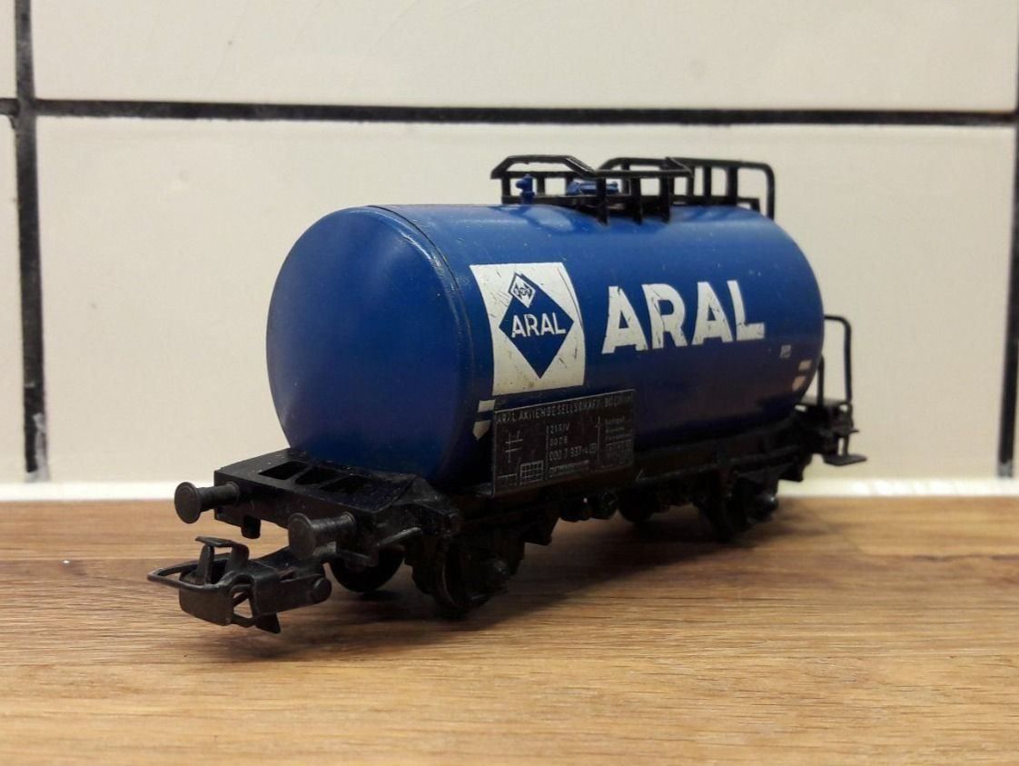 Märklin Modellini di ferrovie: Märklin HO AC : DB wagon citerne ARAL – Usato da Buttes venduto da Cafe2005 2