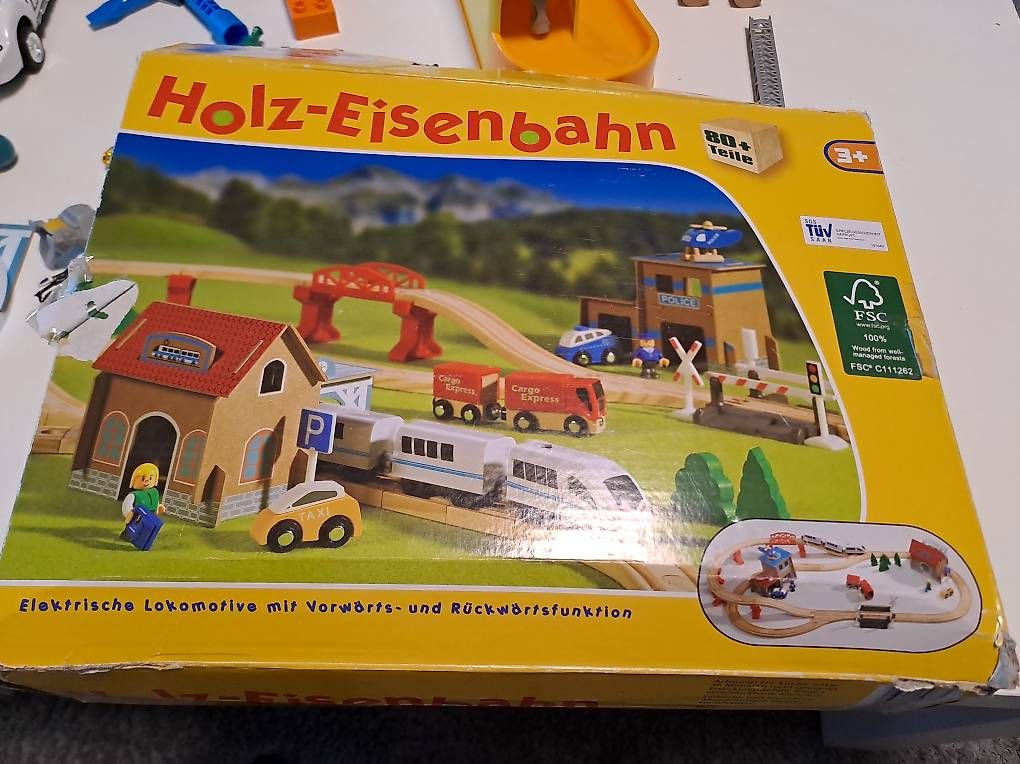 Jouets: Holz Eisenbahn – D'occasion à Zell ZH par Atabey