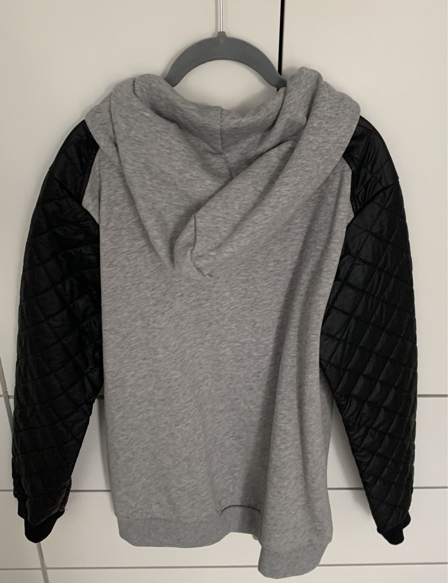 Giacche: Jacke / Sweatjacke - grau-schwarz – Usato da Waltenschwil venduto da Schmetterling2015 2