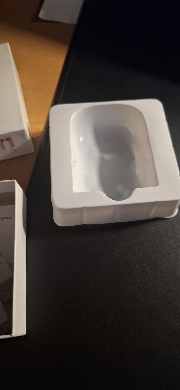 Cuffie: i7S TWS Ladeboxe ohne Kopfhörer – Usato da Chur venduto da Giffa-04-06 2