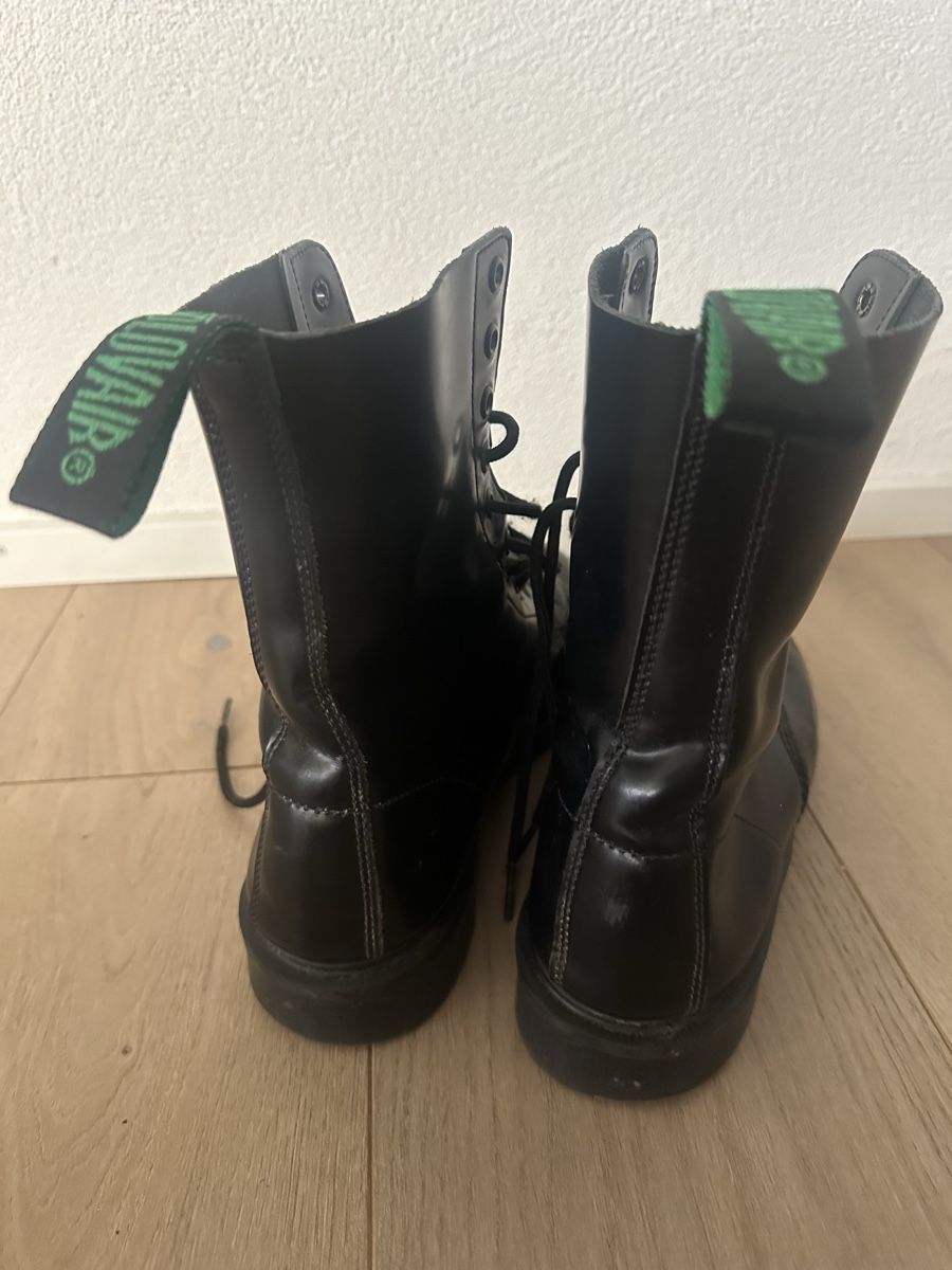 Scarpe da uomo: Solovair Stiefel schwarz 43 – Usato da Altendorf venduto da Quietwater 4