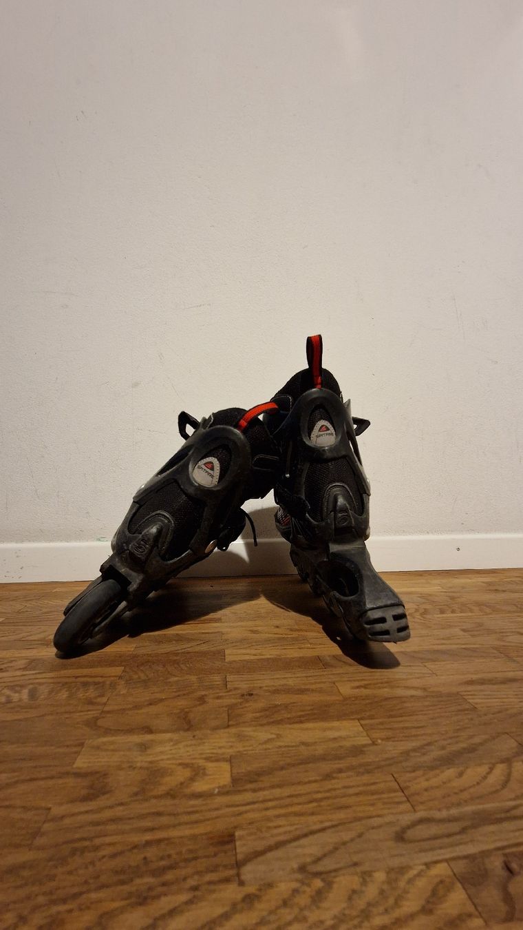 Pattini in linea & Pattini a rotelle: Rollerblades. Rollerblades d'occasion. Pointures 33 - 36.5 – Usato da Biel/Bienne venduto da Buromat 2
