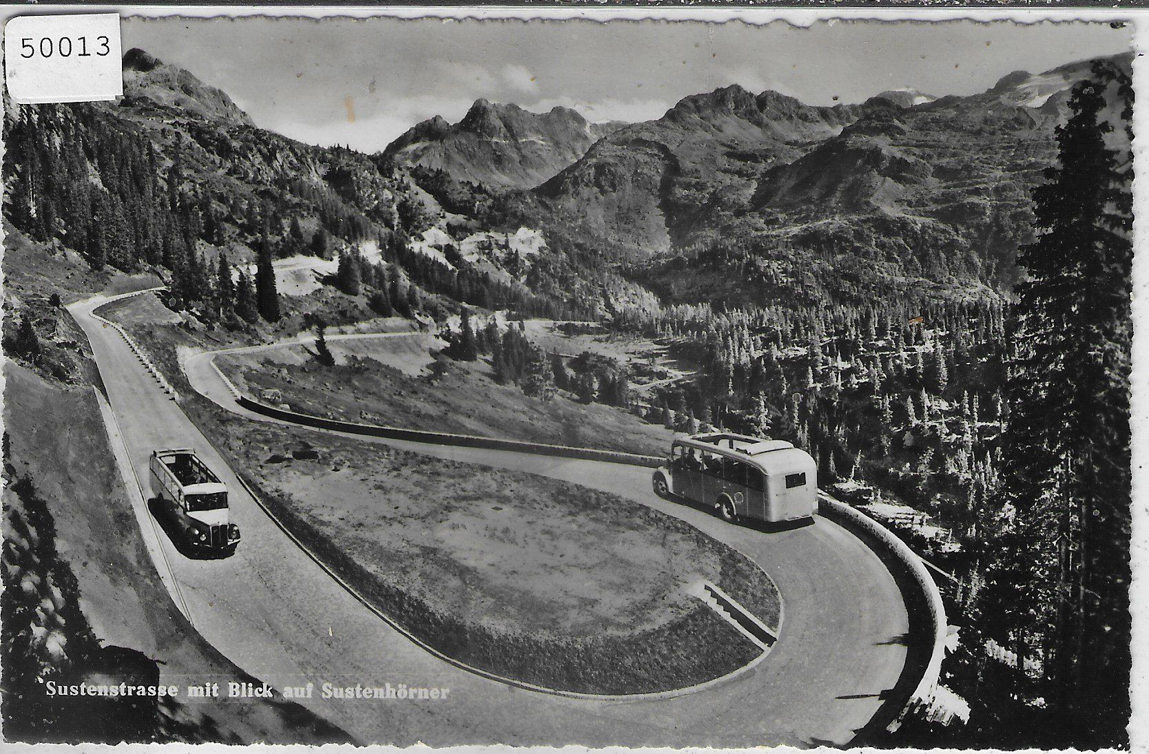 Cartoline postali: Sustenstrasse - Zwei Postautos – Usato da Ettingen venduto da Kartenplanet