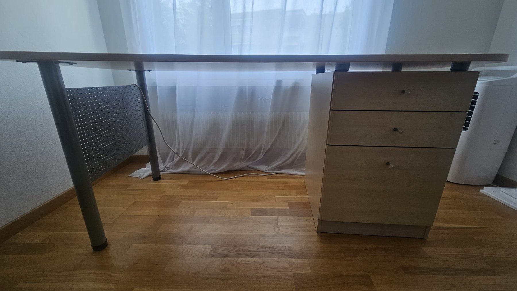 Schreibtische: Schreibtisch – Gebraucht aus Adliswil von vaipetr 2