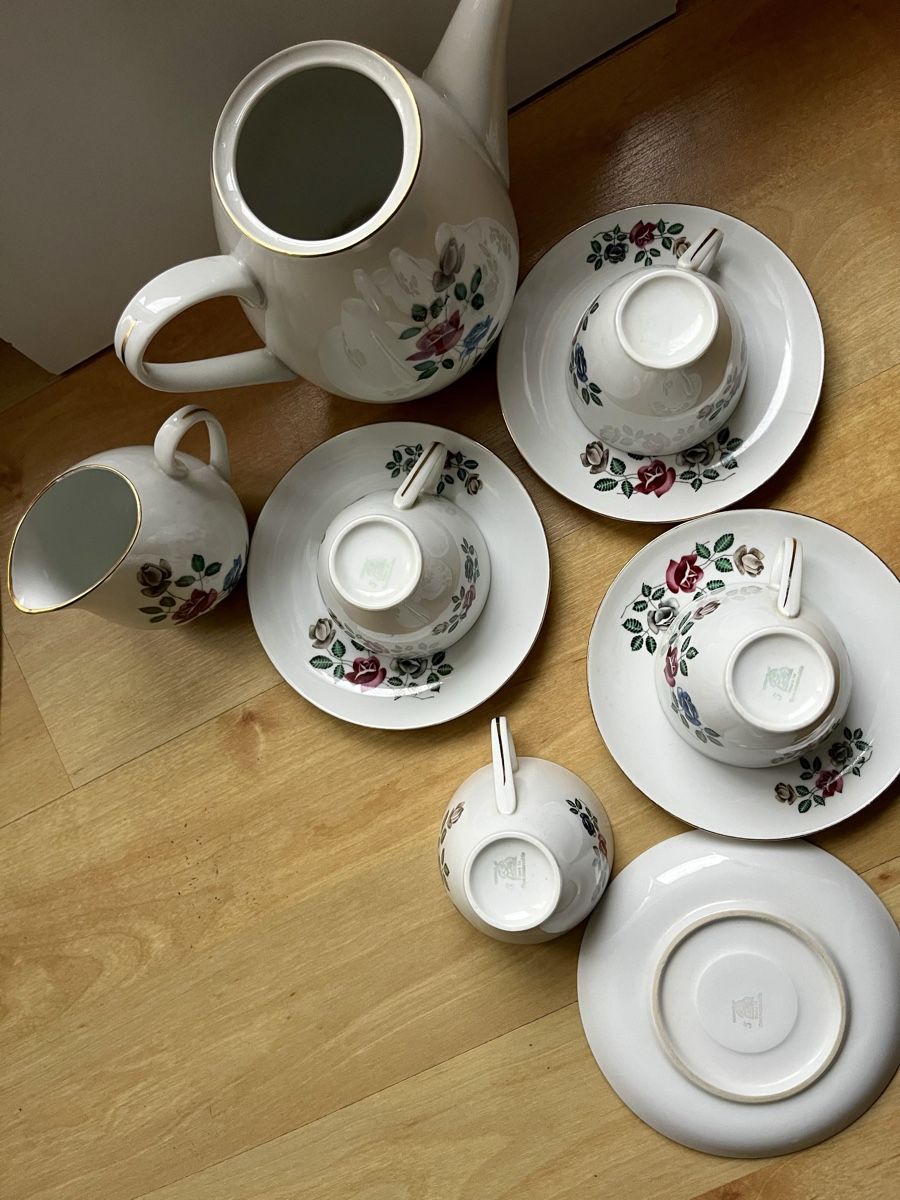 Set di piatti: Vintage-Teeservice mit Blumenmotiv – Usato da Zürich venduto da BBET2025 2