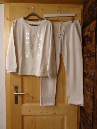 Trainer / Homedress hellbeige von JUVIA Gr. 4XL - 42677