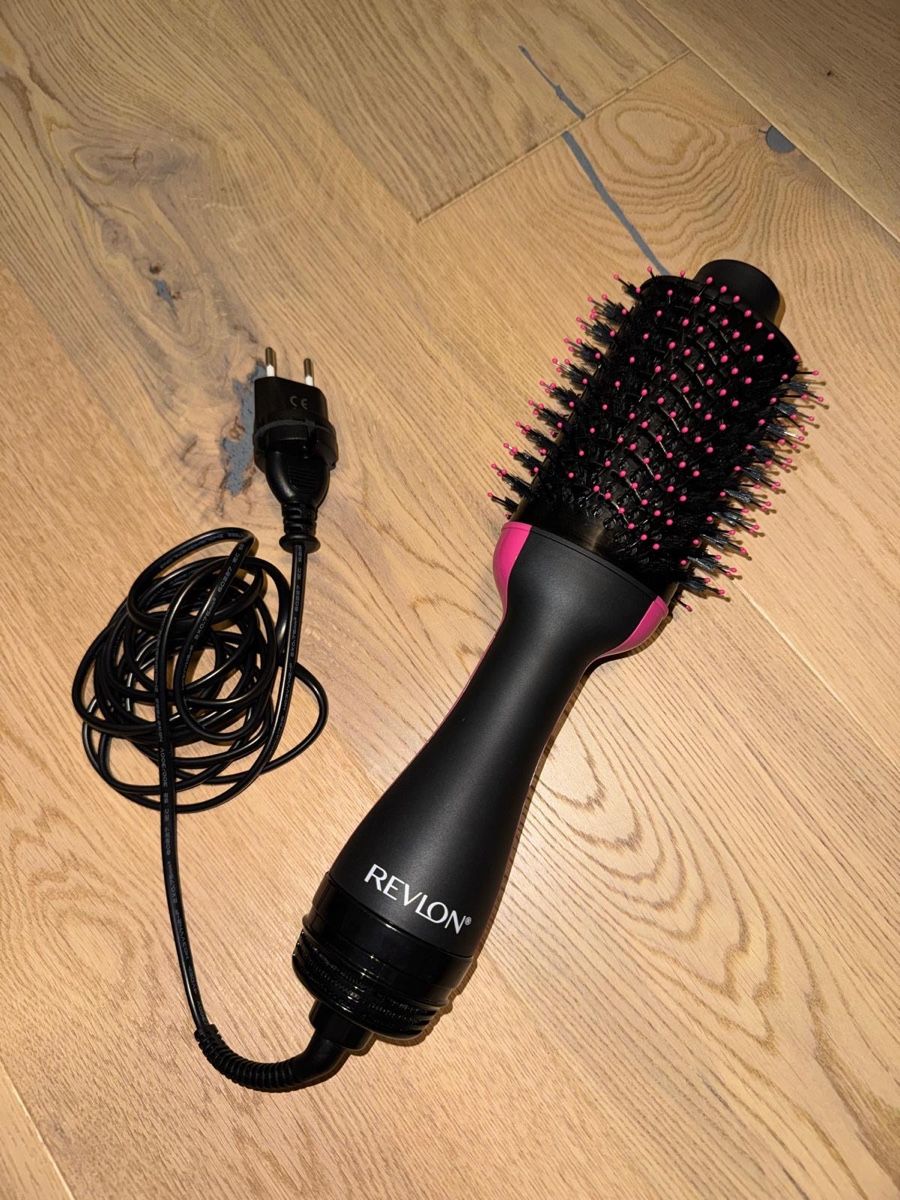 Altro per la cura dei capelli: SALON ONE-STEP VOLUMISER WARMLUFTBÜRSTE – Usato da Zofingen venduto da ismail01a