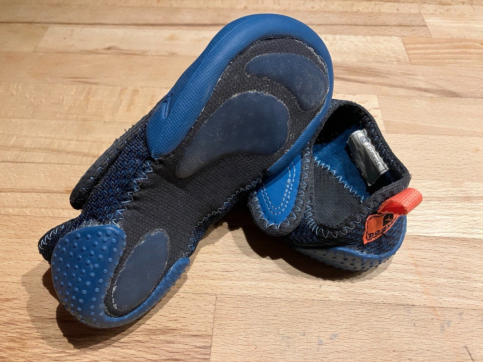 Scarpe per ragazzi: Domyos Turnschlarpen Gr. 25 – Usato da Liebefeld venduto da M_Schneider 1