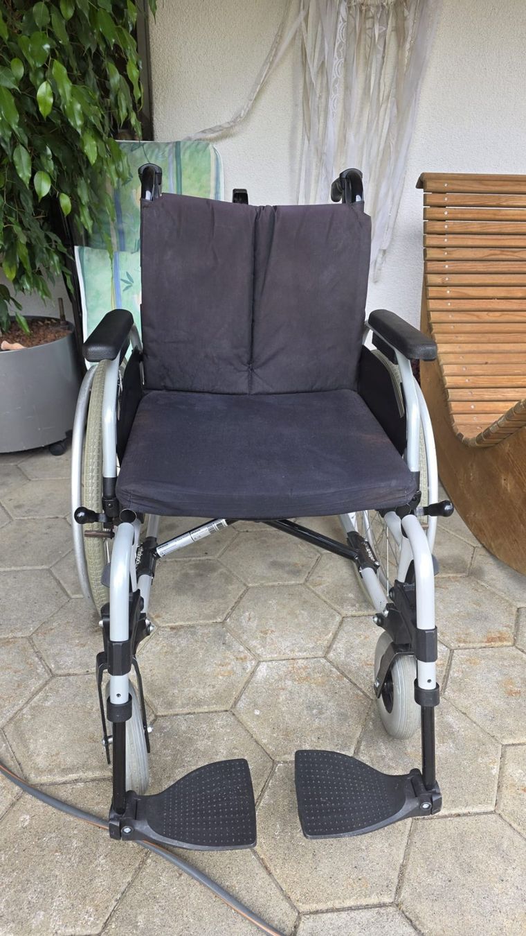 Sedie a rotelle: Ottobock Rollstuhl – Usato da Pfeffikon LU venduto da Spiderpig1991 1